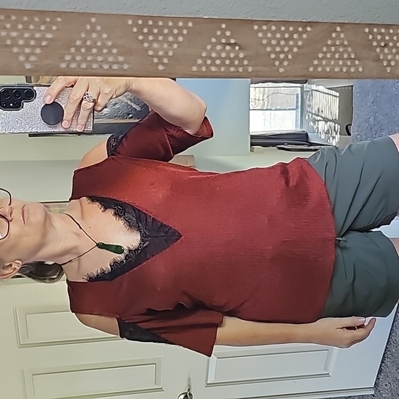 STUNNING DAYTRIP WOMENS EYELASH LACE V NECK COLD SHOULDER EVENING TOP - Picture 3 of 12